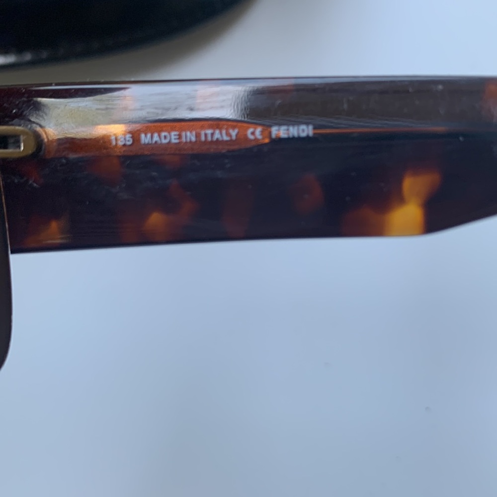 FENDI vintage tortoise sunglasses - Picture 5 of 7